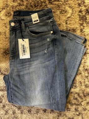 Judy Blue Faded Blue Ankle Crop Skinny Jeans “chasin you”